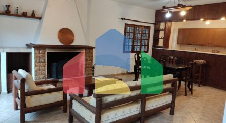 Продаж - Котедж 260 m² в Аттиці