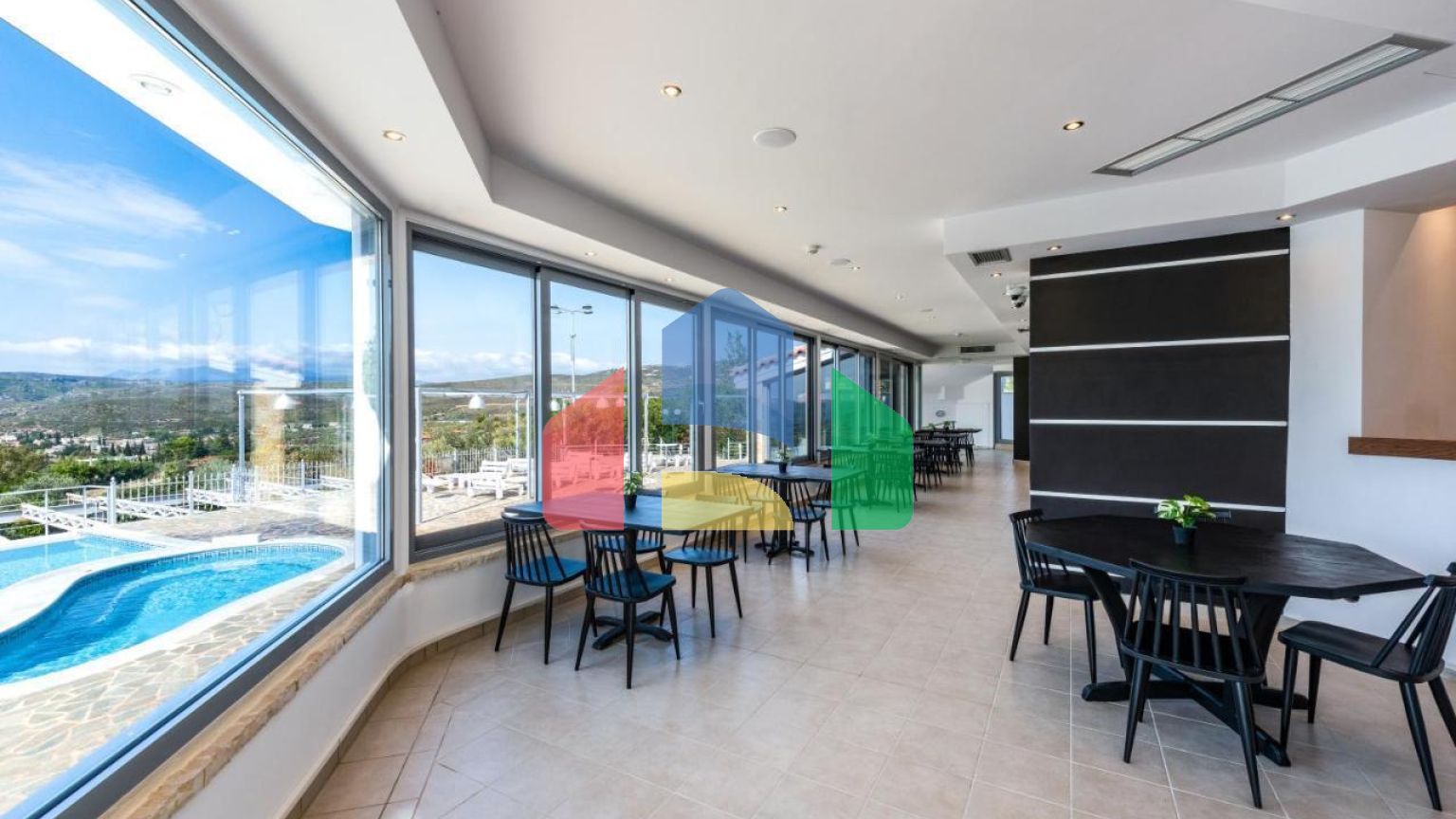 Продаж - Готель 900 m² в Аттиці