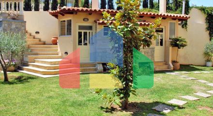 Продажа - Вилла 450 m² в Аттике Продажа - Вилла 450 m² в Аттике