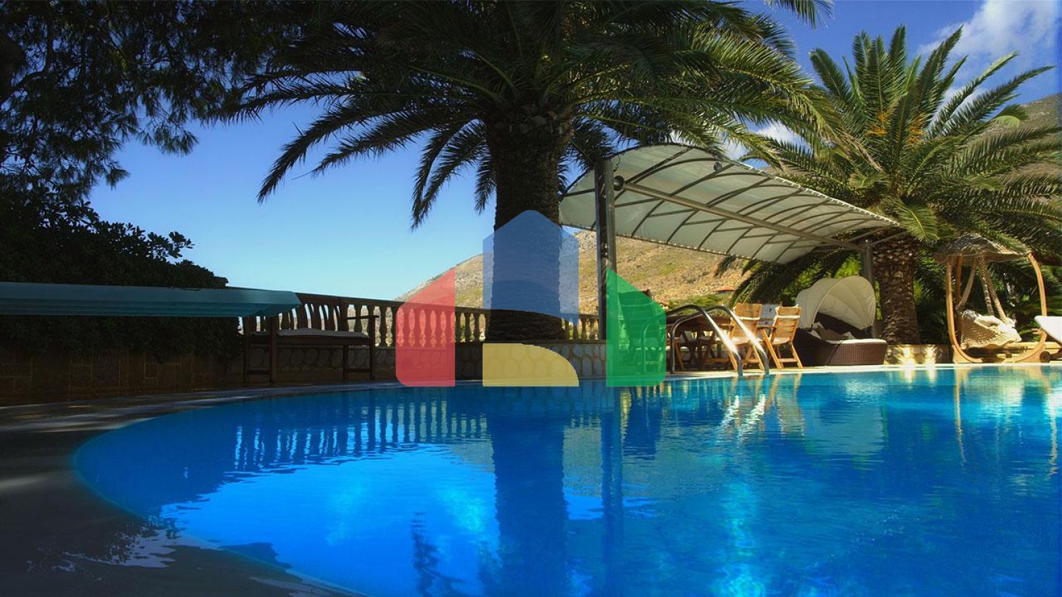 Продаж - Вілла 800 m² в Аттиці