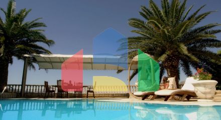 Продаж - Вілла 800 m² в Аттиці