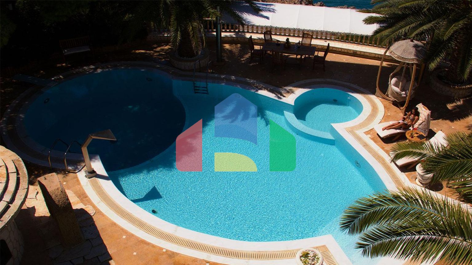 Продаж - Вілла 800 m² в Аттиці