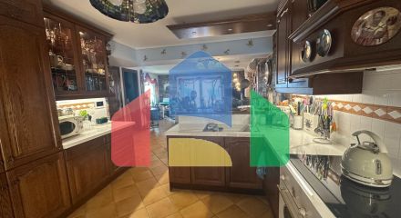 Продаж - Вілла 165 m² в Аттиці