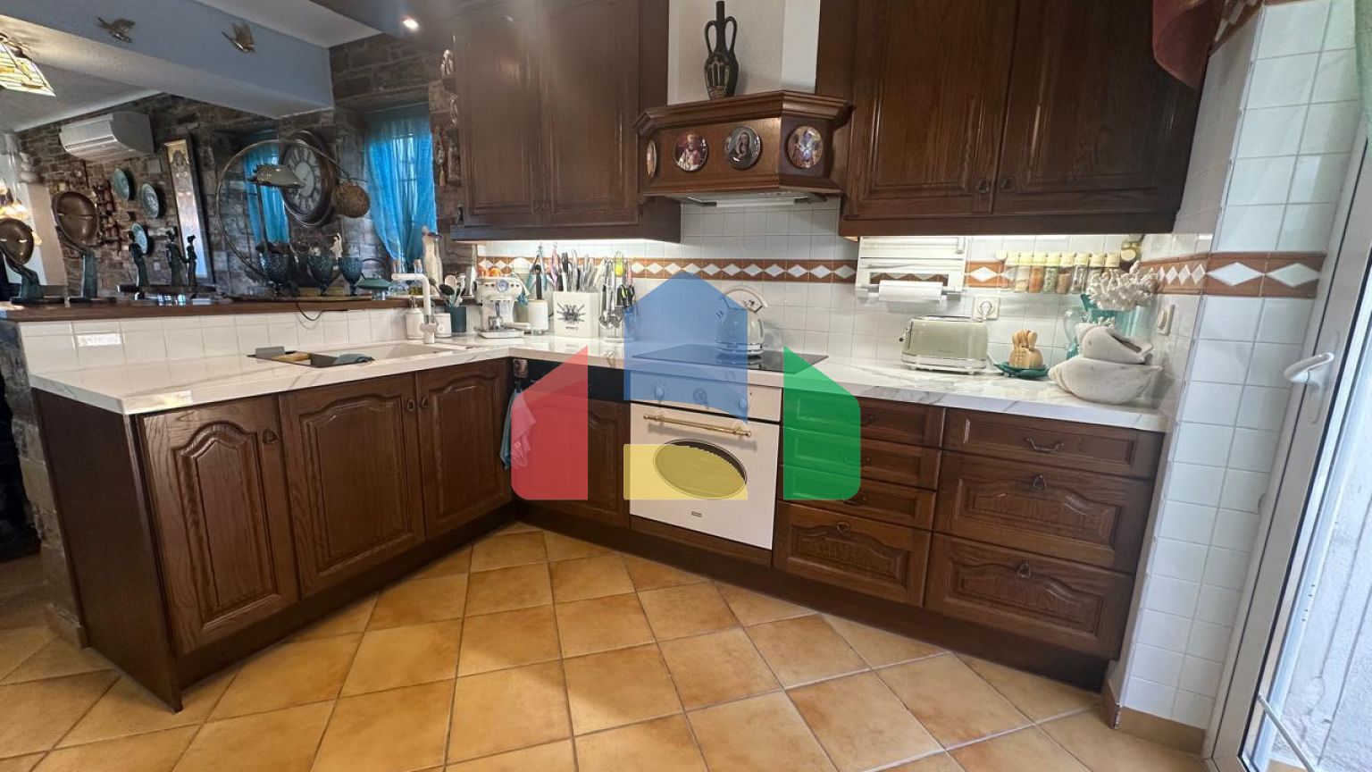 Продаж - Вілла 165 m² в Аттиці