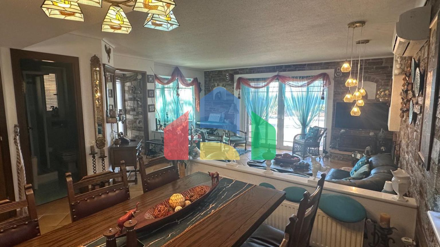 Продаж - Вілла 165 m² в Аттиці