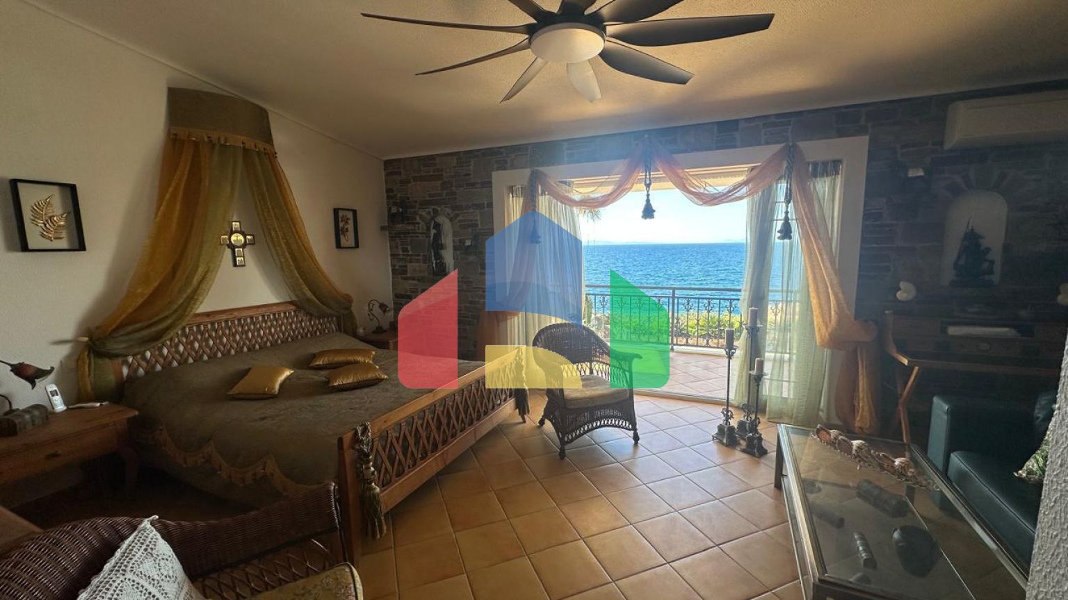 Продаж - Вілла 165 m² в Аттиці