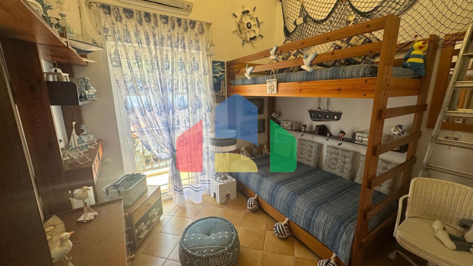 Продаж - Вілла 165 m² в Аттиці