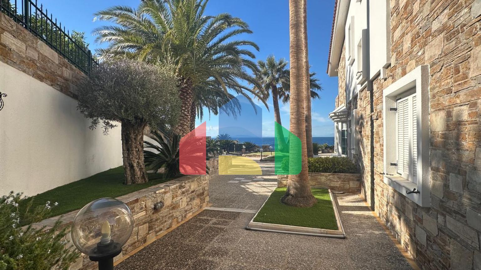 Продаж - Вілла 165 m² в Аттиці