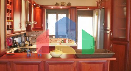 Продаж - Котедж 373 m² в Аттиці