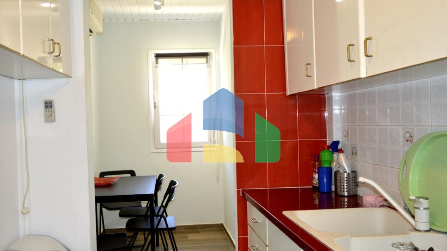 Продаж - Котедж 250 m² в Аттиці