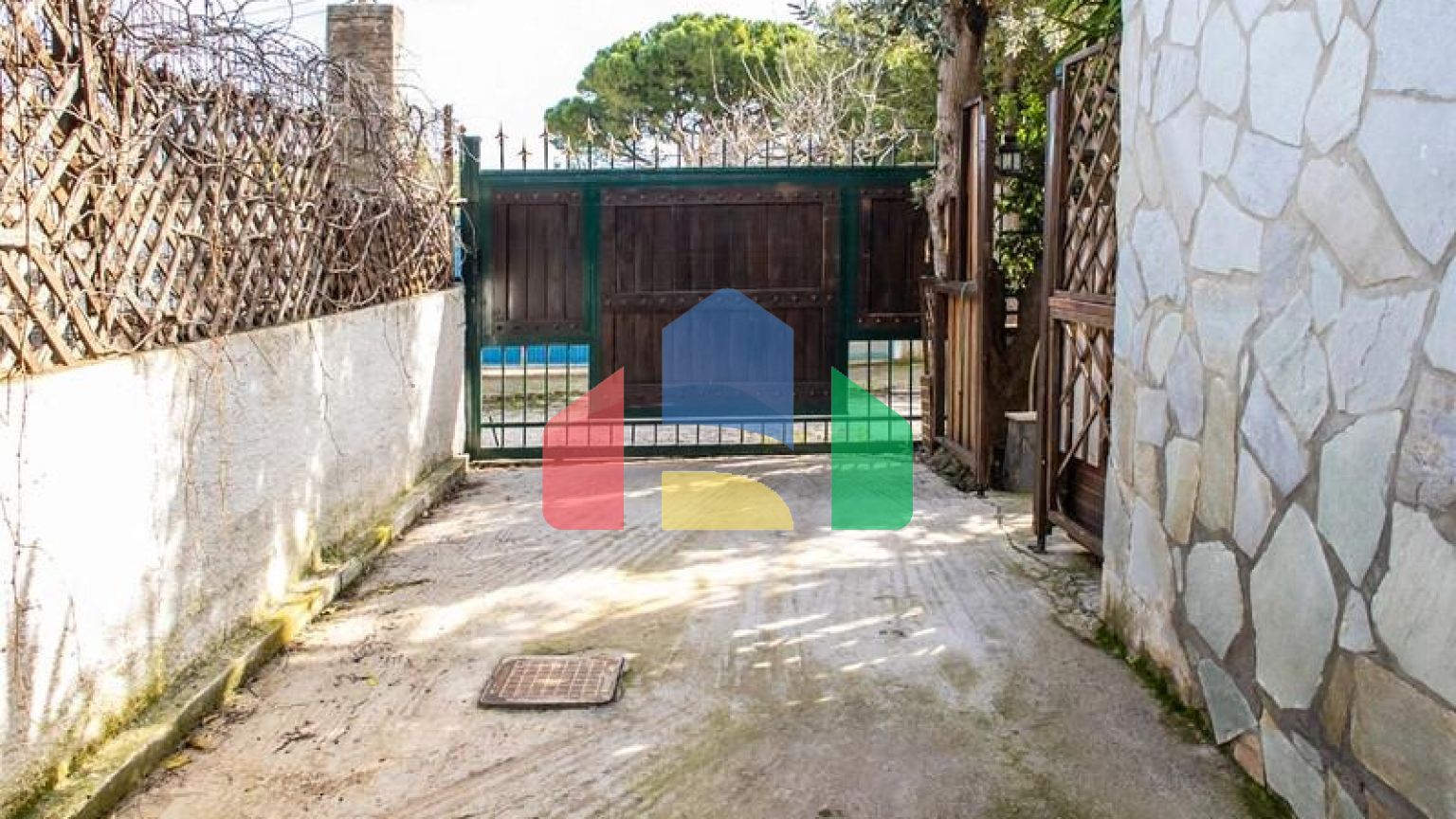 Продажа - Коттедж 240 m² в Аттике