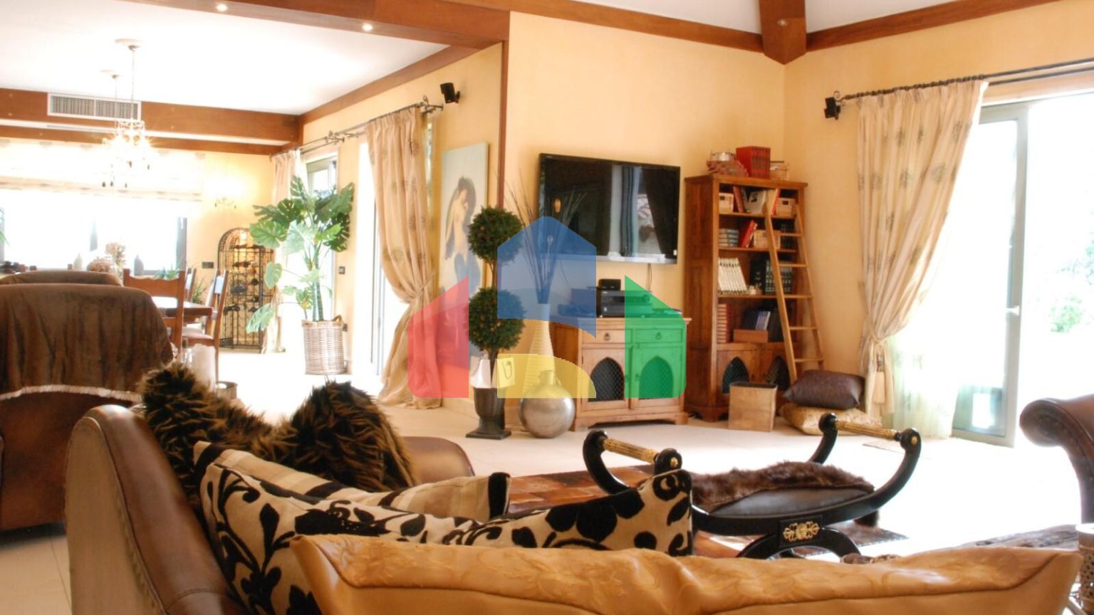 Продаж - Вілла 950 m² в Аттиці