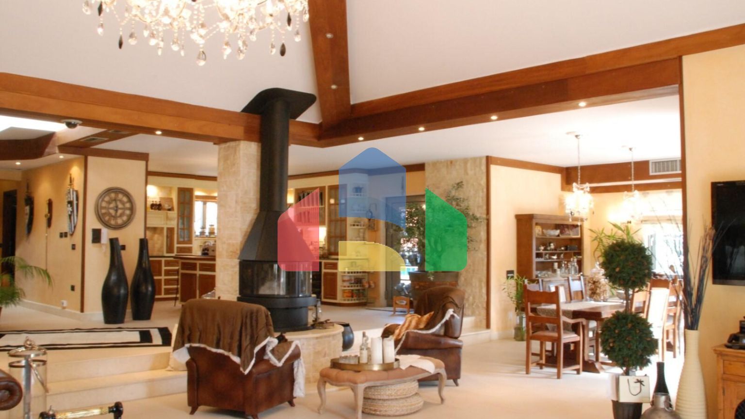 Продаж - Вілла 950 m² в Аттиці