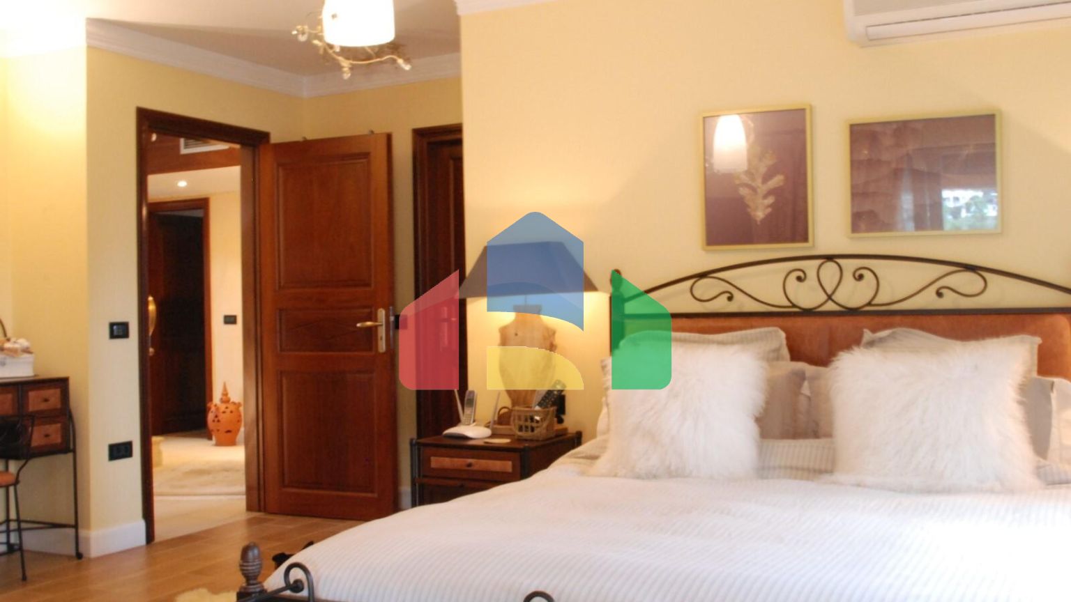 Продаж - Вілла 950 m² в Аттиці