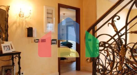 Продаж - Вілла 950 m² в Аттиці