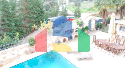 Продаж - Вілла 950 m² в Аттиці