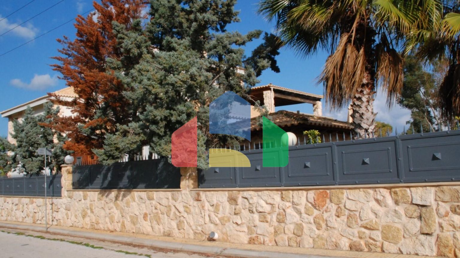 Продаж - Вілла 950 m² в Аттиці