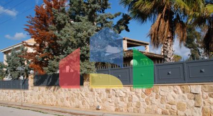 Продаж - Вілла 950 m² в Аттиці