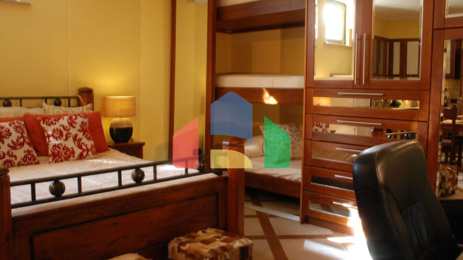 Продаж - Вілла 950 m² в Аттиці