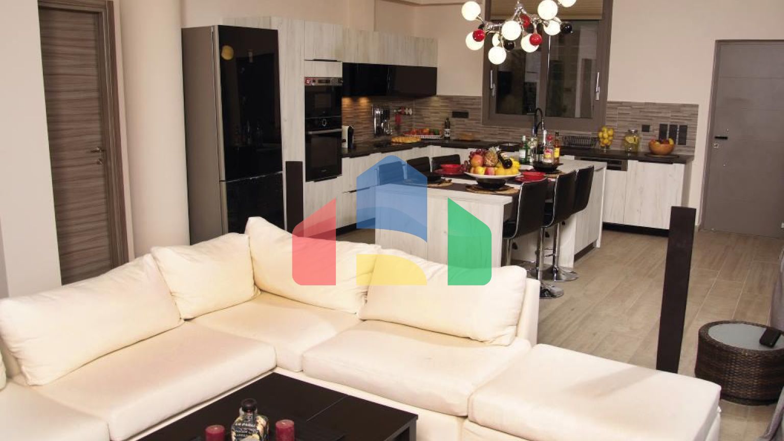 Продаж - Котедж 275 m² в Аттиці