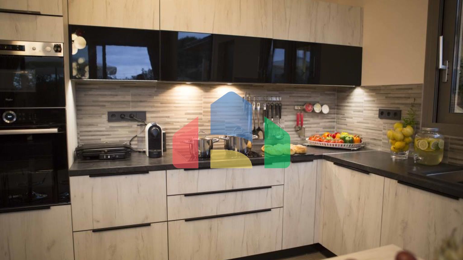 Продаж - Котедж 275 m² в Аттиці