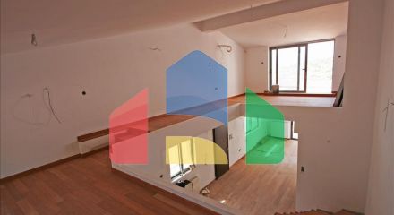 Продаж - Котедж 300 m² в Аттиці