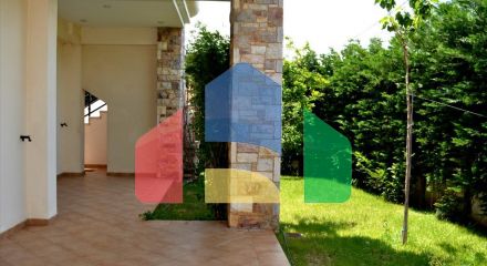 Продаж - Котедж 480 m² в Аттиці