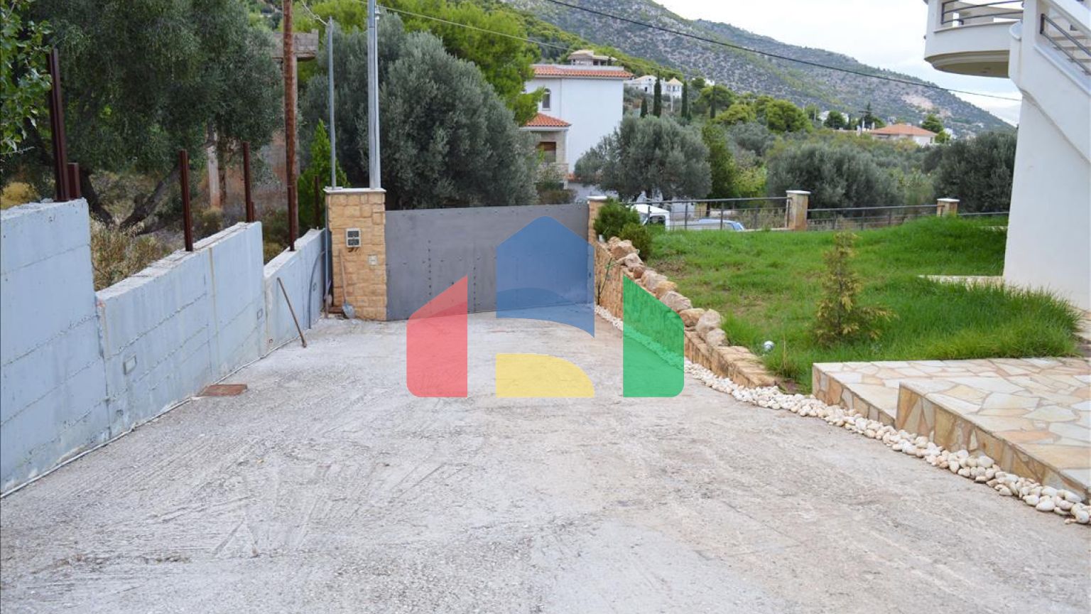 Продаж - Котедж 265 m² в Аттиці