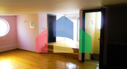 Продаж - Котедж 670 m² в Аттиці