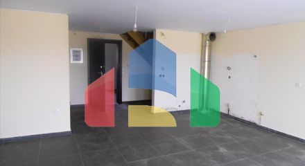 Продаж - Котедж 670 m² в Аттиці