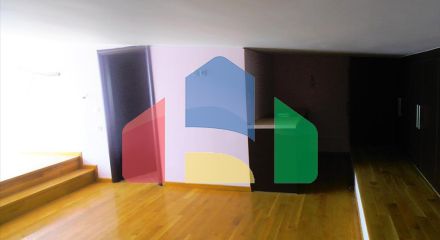 Продаж - Котедж 670 m² в Аттиці