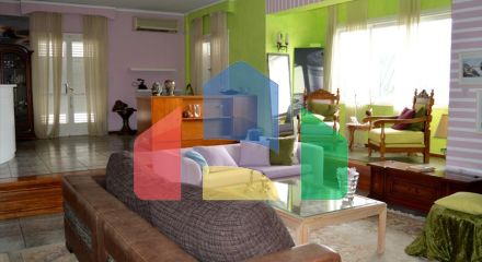 Продаж - Котедж 505 m² в Аттиці