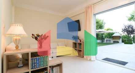 Продаж - Вілла 500 m² в Аттиці