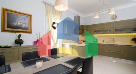 Продаж - Вілла 500 m² в Аттиці