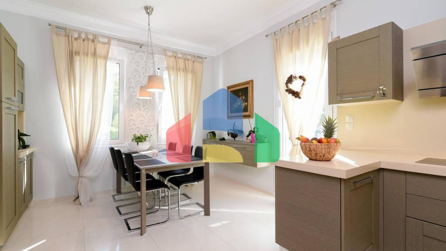 Продаж - Вілла 500 m² в Аттиці