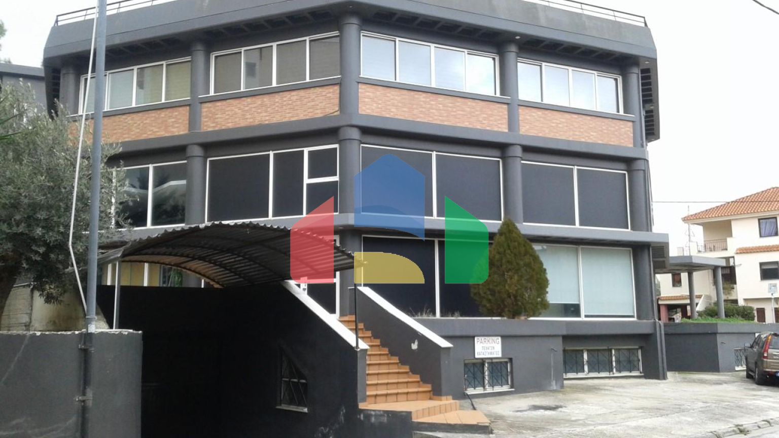 Продаж - Будівля 2050 m² в Аттиці