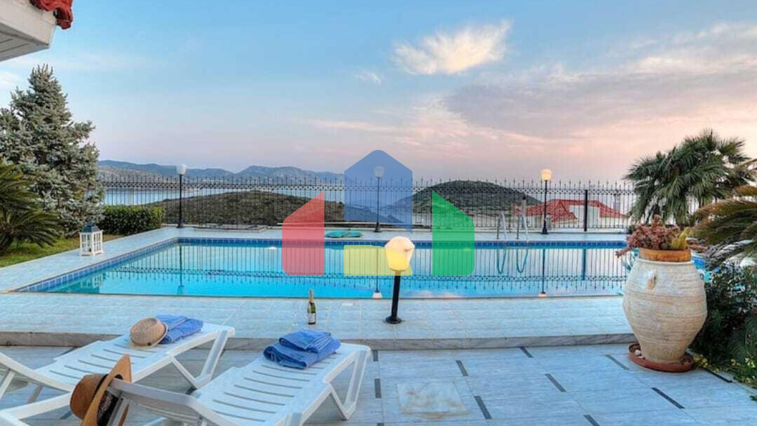 Продаж - Вілла 350 m² в Аттиці