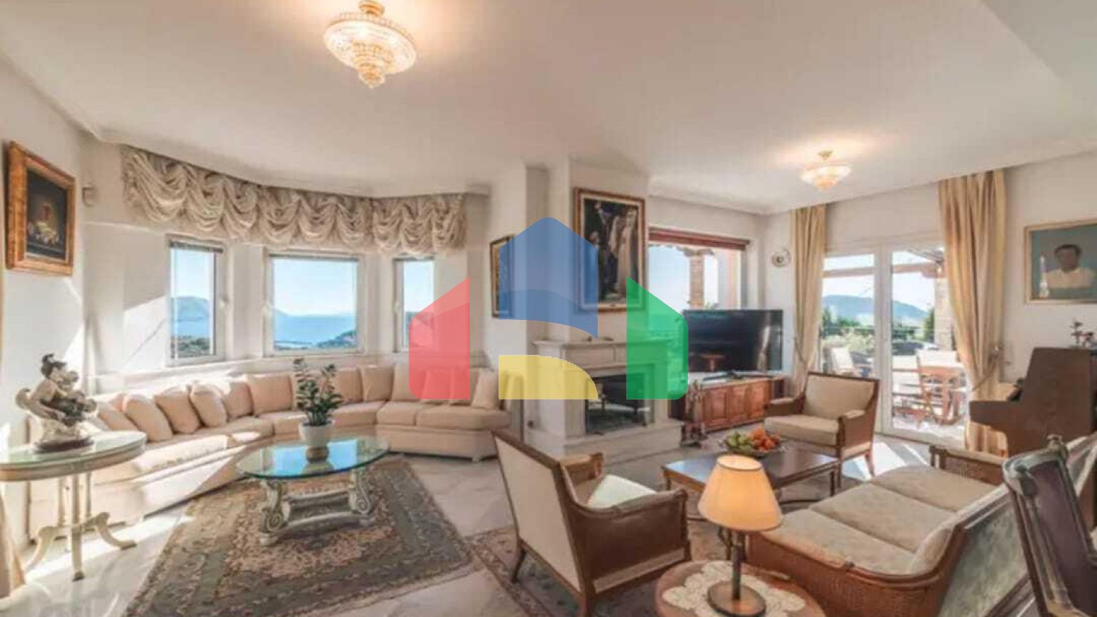 Продаж - Вілла 350 m² в Аттиці