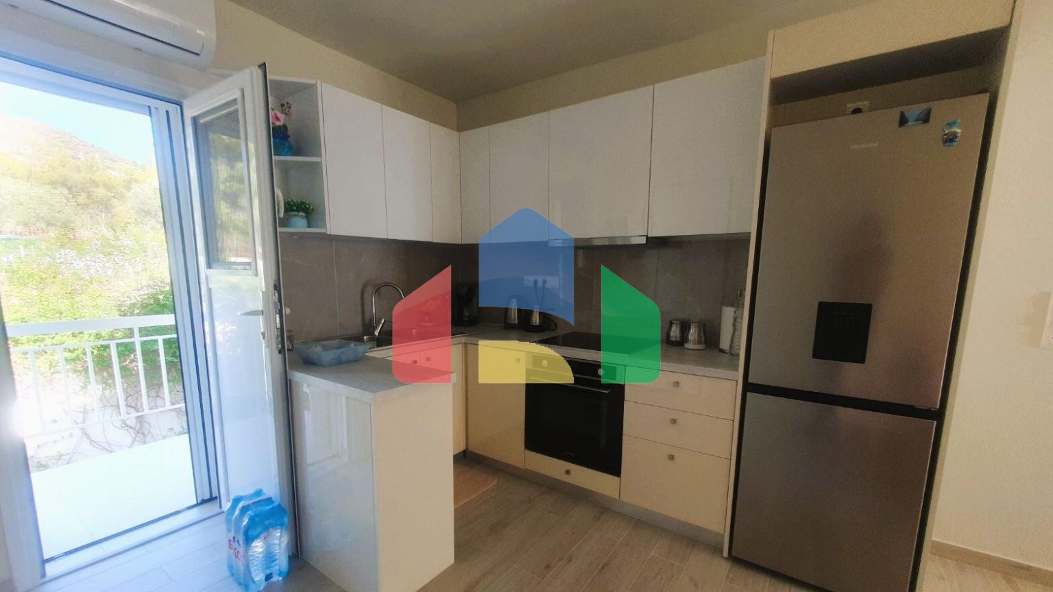 Продаж - Квартира 56 m² в Аттиці