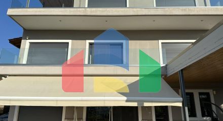 Продаж - Котедж 428 m² в Аттиці