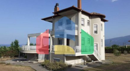 For Sale - Detached house 261 m² on the Olympic Coast