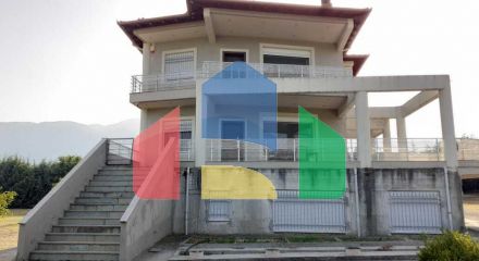 For Sale - Detached house 261 m² on the Olympic Coast