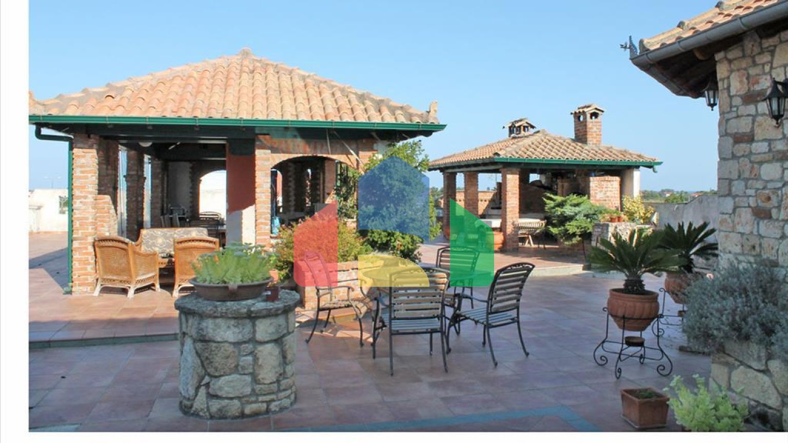 Продажа - Бизнес 2000 m² на Олимпийской Ривьере