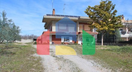 For Sale - Detached house 247 m² on the Olympic Coast