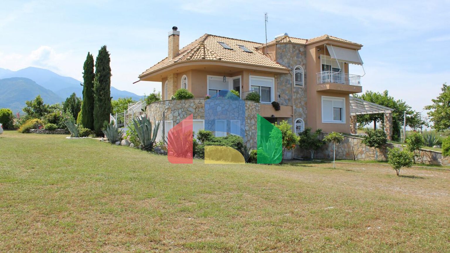 Продажа - Коттедж 256 m² на Олимпийской Ривьере