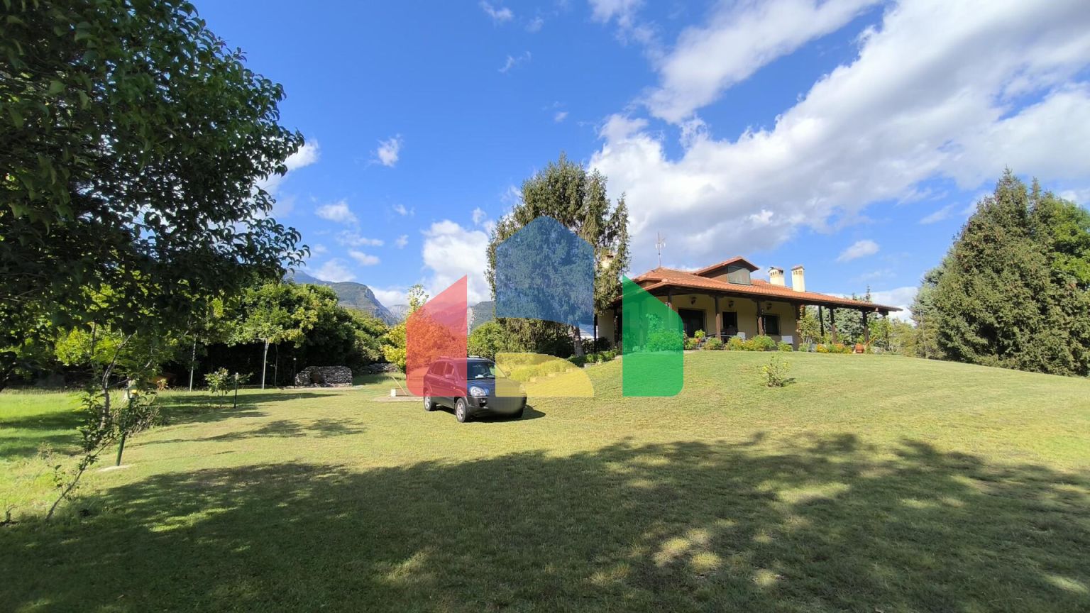 Продаж - Котедж 225 m² на Олімпійській Рив'єрі