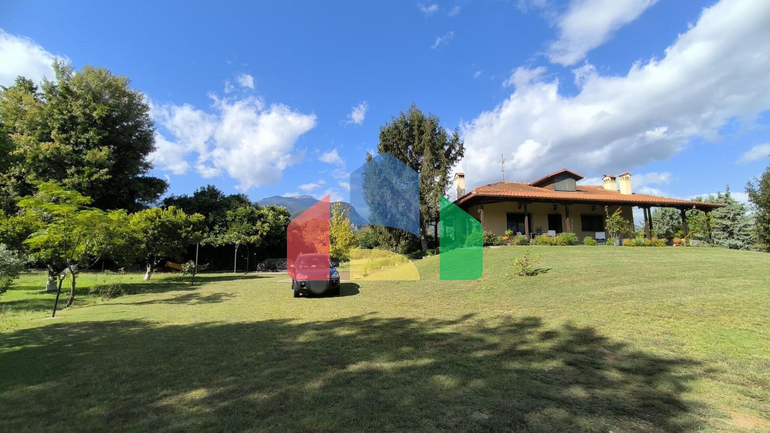 Продаж - Котедж 225 m² на Олімпійській Рив'єрі