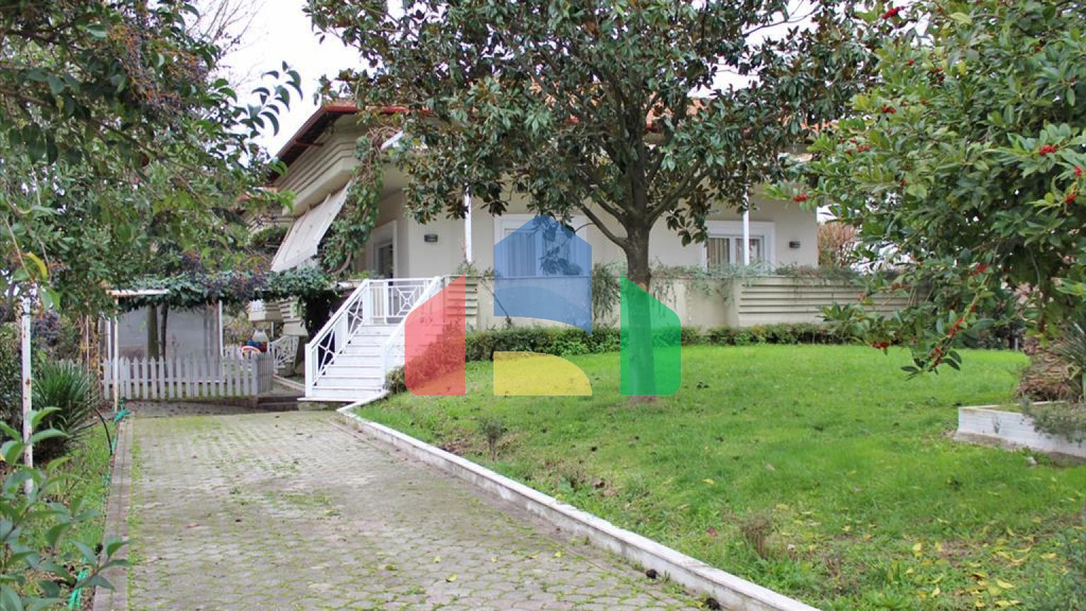 Продажа - Коттедж 380 m² на Олимпийской Ривьере