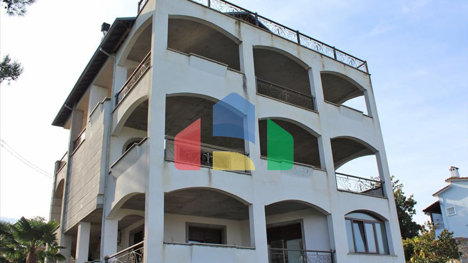 Продажа - Вилла 500 m² на Олимпийской Ривьере