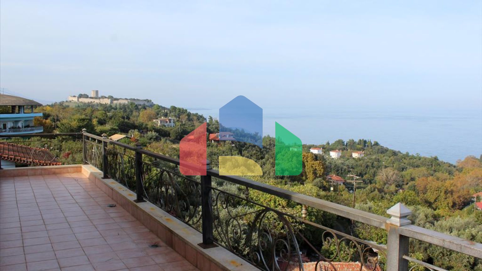 Продажа - Вилла 500 m² на Олимпийской Ривьере